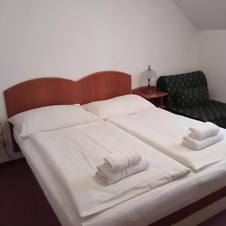 Zámecký 3*